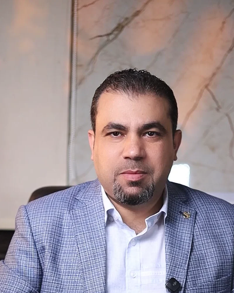 الدكتور ماهر أحمد البرو في عيادته